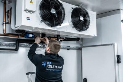 installation af køleanlæg